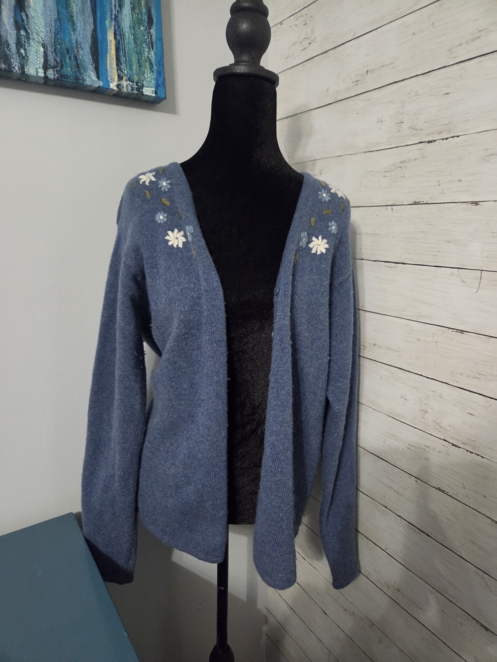 Eddie Bauer Lambswool Blue Floral Embroidered Button Front Women's Lg Cardigan
